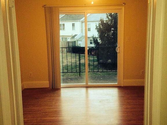 4th image of 1530 Americana Dr
