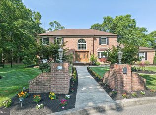 11 Ridgeview Ct, Voorhees, NJ 08043