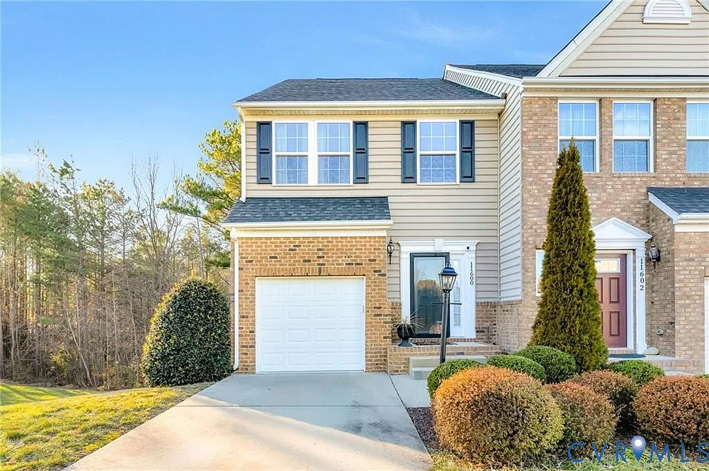 3 bed, 4.5 bath, 2109 sqft, $2,500 — Photo 1