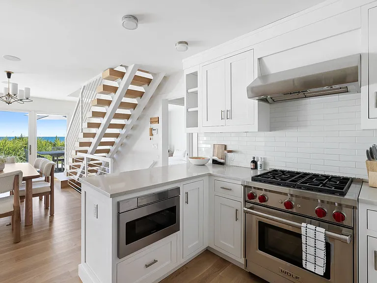 72 Shore Rd — Photo 8