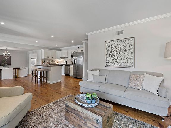 5th image of 5136 Emiline Dr
