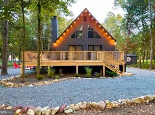 124 White Tail Ln, Long Pond, PA