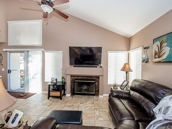 5th image of 2228 Ascot St