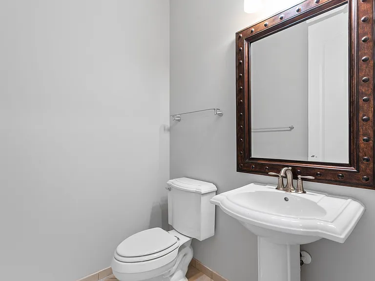 3238 SW 16th Ter #3238 — Photo 10