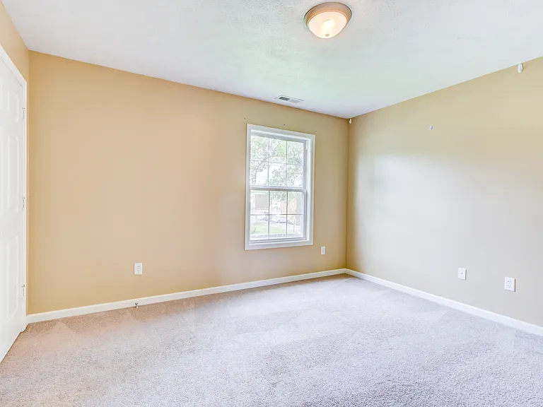 13 W Chestnut St — Photo 23