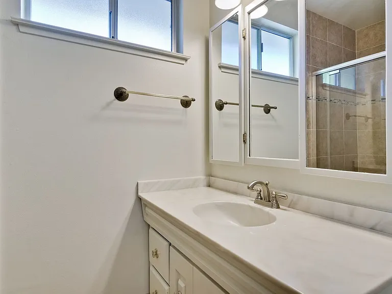 4712 Clarendon Dr — Photo 40