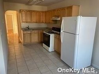 4th image of 8508 Little Neck Pkwy #2