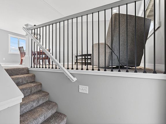 3rd image of 810 13th St SE