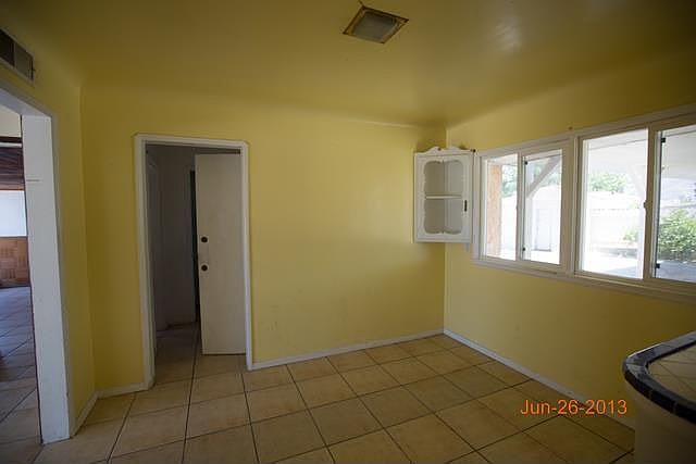 1st image of 515 E 3rd St
