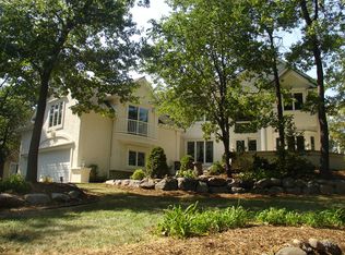 883 Betty Ln, Eagan, MN 55123