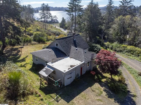 6051 NE 50th St, Otis, OR 97368