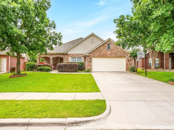628 Bur Oak Dr, Burleson, TX 76028