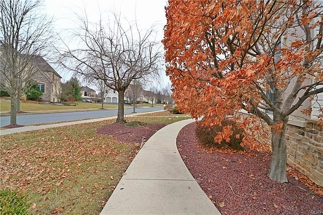 2nd image of 27 Saddle Ln