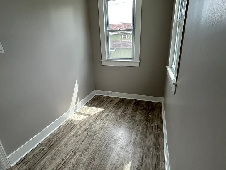 929 Stafford Ave #1 — Photo 17