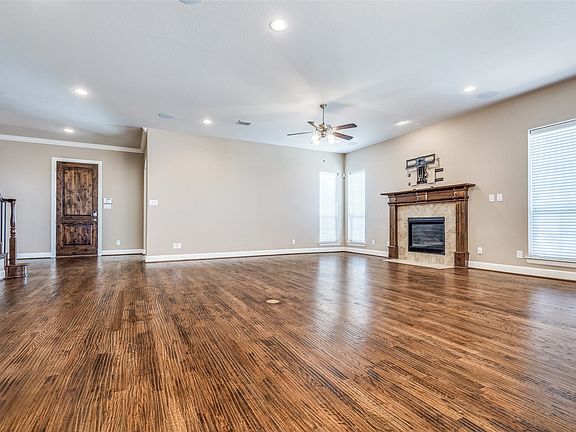 3rd image of 2721 Hundred Knights Dr