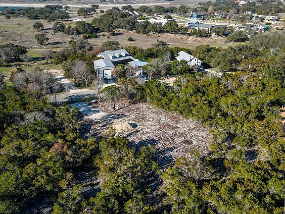 5th image of 1711 Lakeshore Dr