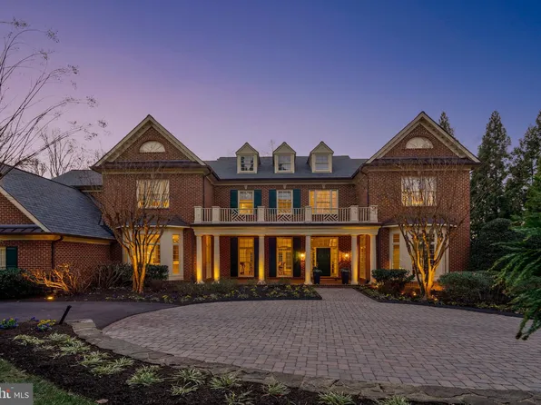 1064 Silent Ridge Ct, Mc Lean, VA 22102