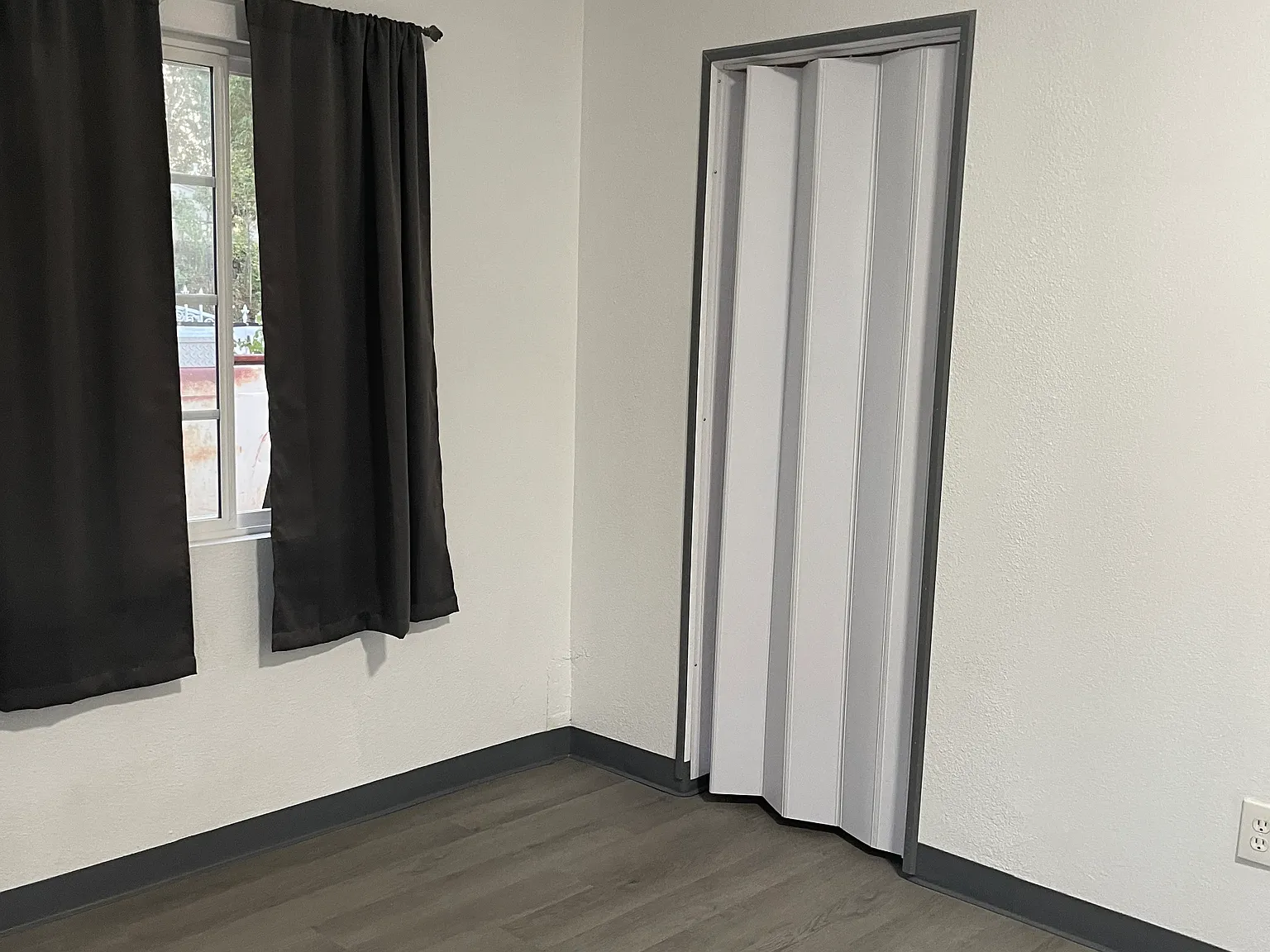 Studio, 240 sqft, $1,300 — Photo 3
