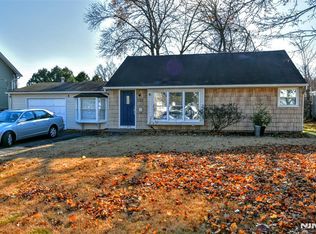 132 Thomas Dr, Paramus, NJ 07652