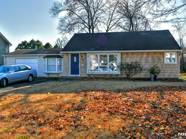 132 Thomas Dr, Paramus, NJ 07652