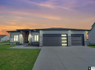 1002 Middleton Ave, Lincoln, NE 68521