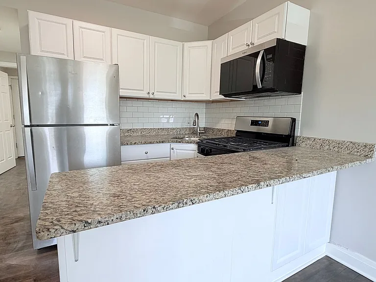 3636 W Palmer St — Photo 2