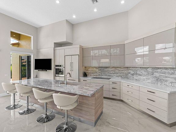 4th image of 16886 Knightsbridge Lane