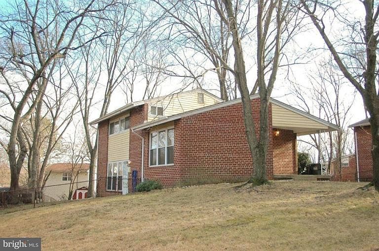 1st image of 5515 Harvey Ln