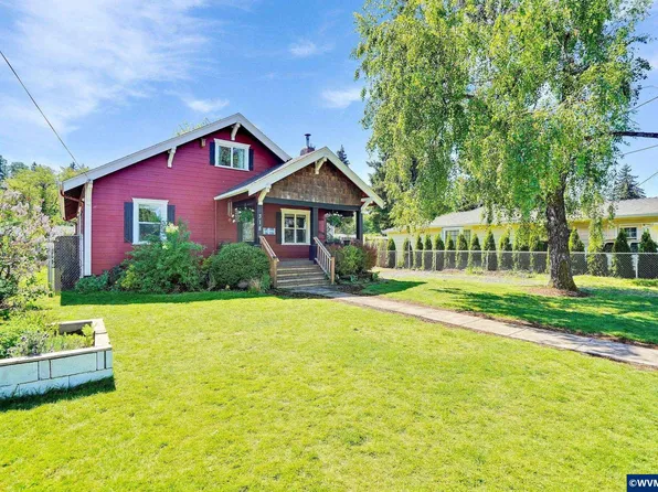 318 Koons St, Silverton, OR 97381