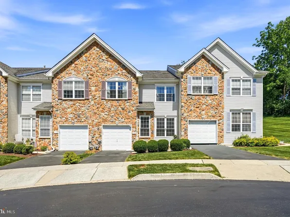 121 Forelock Ct, West Chester, PA 19382