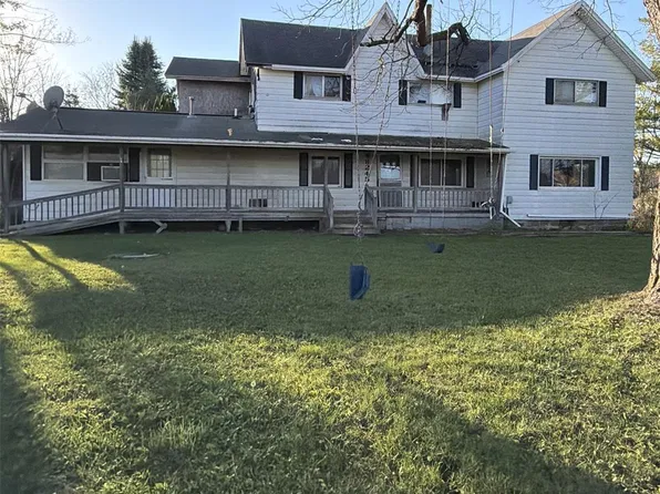 8245 Schrepfer Rd, Howell, MI 48855