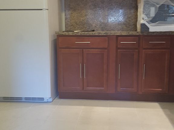5th image of 2733 E 23rd St #1