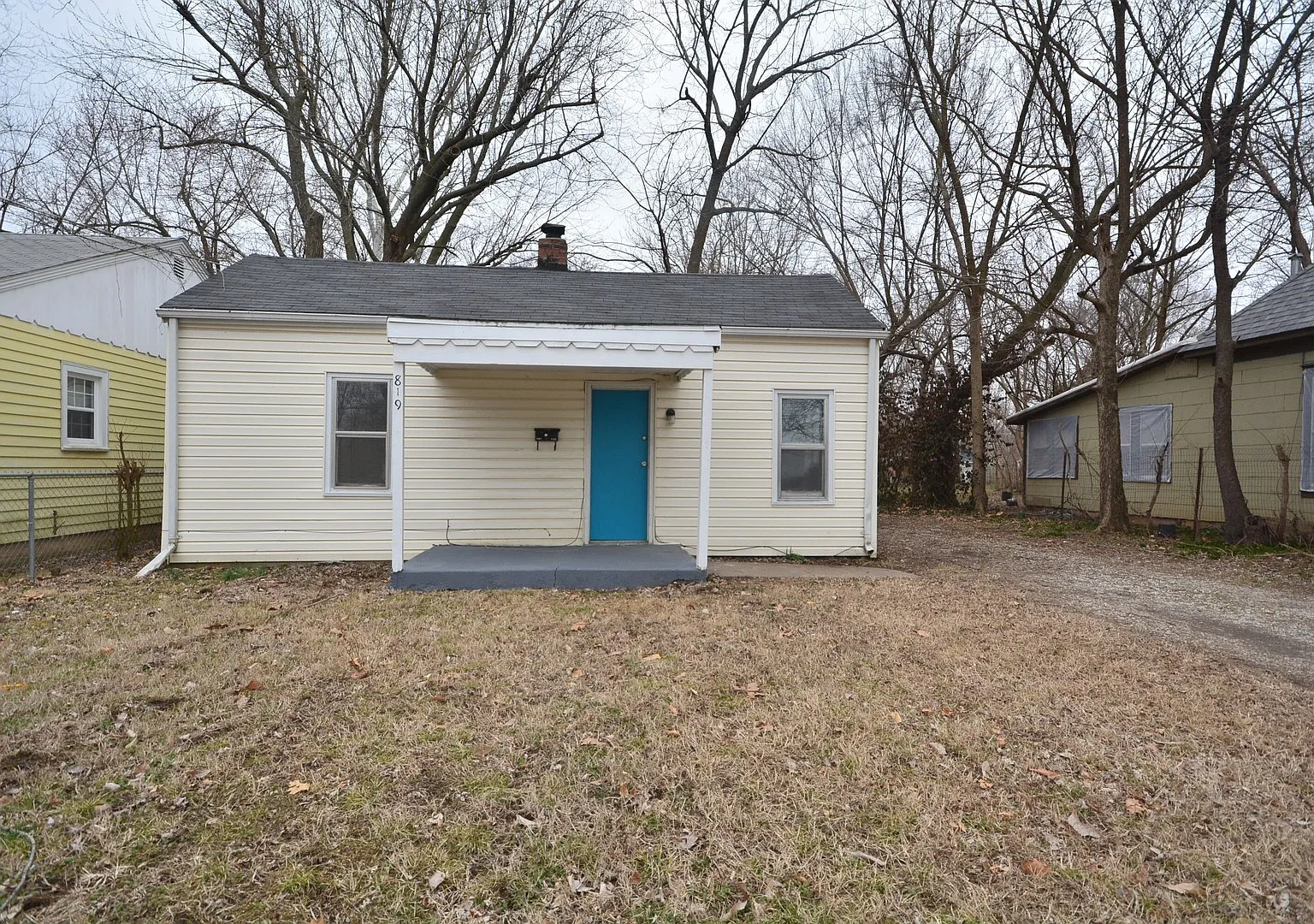 Available in JULY Adorable 2 bedroom 1 bath house — Photo 1