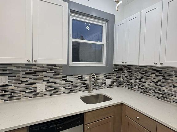 4th image of 41-43 Girard Pl