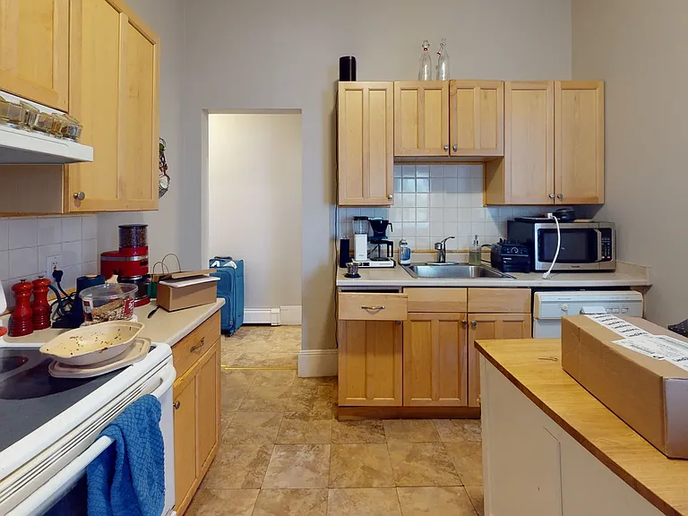 9 Story St #1 — Photo 4
