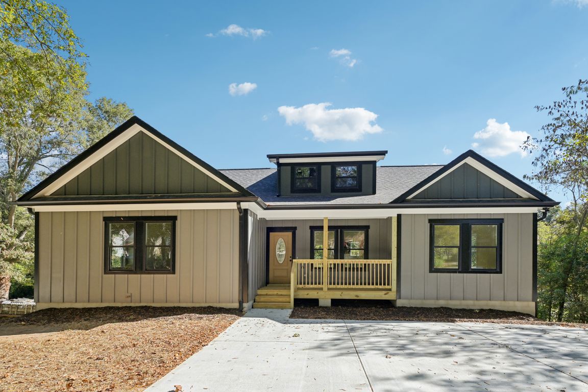 Tarleton Ave-S2410-001
