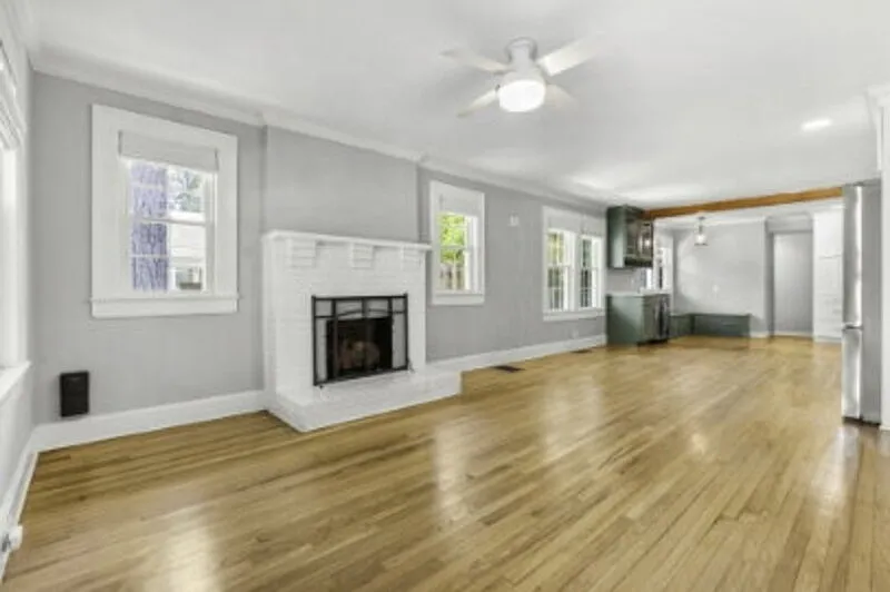 3 bed, 2.0 bath, 1320 sqft, $2,400 — Photo 4