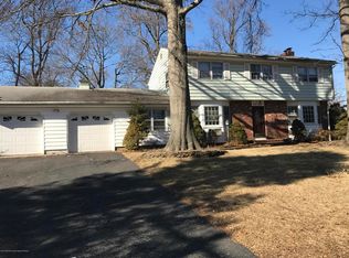 27 Devon Rd, Middletown, NJ 07748