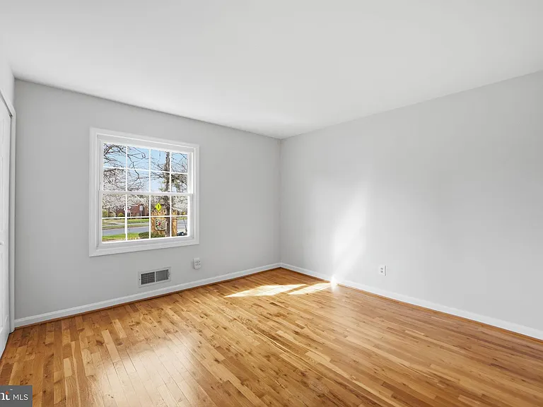8230 Carrleigh Pkwy #84 — Photo 18