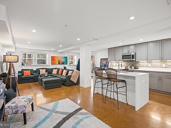 3rd image of 1239 Simms Pl NE Unit 5