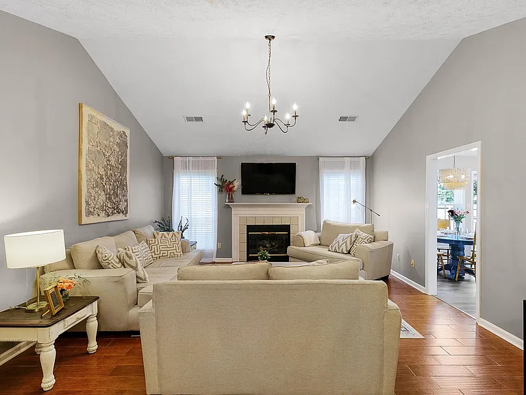 23 McLean Cv — Photo 6