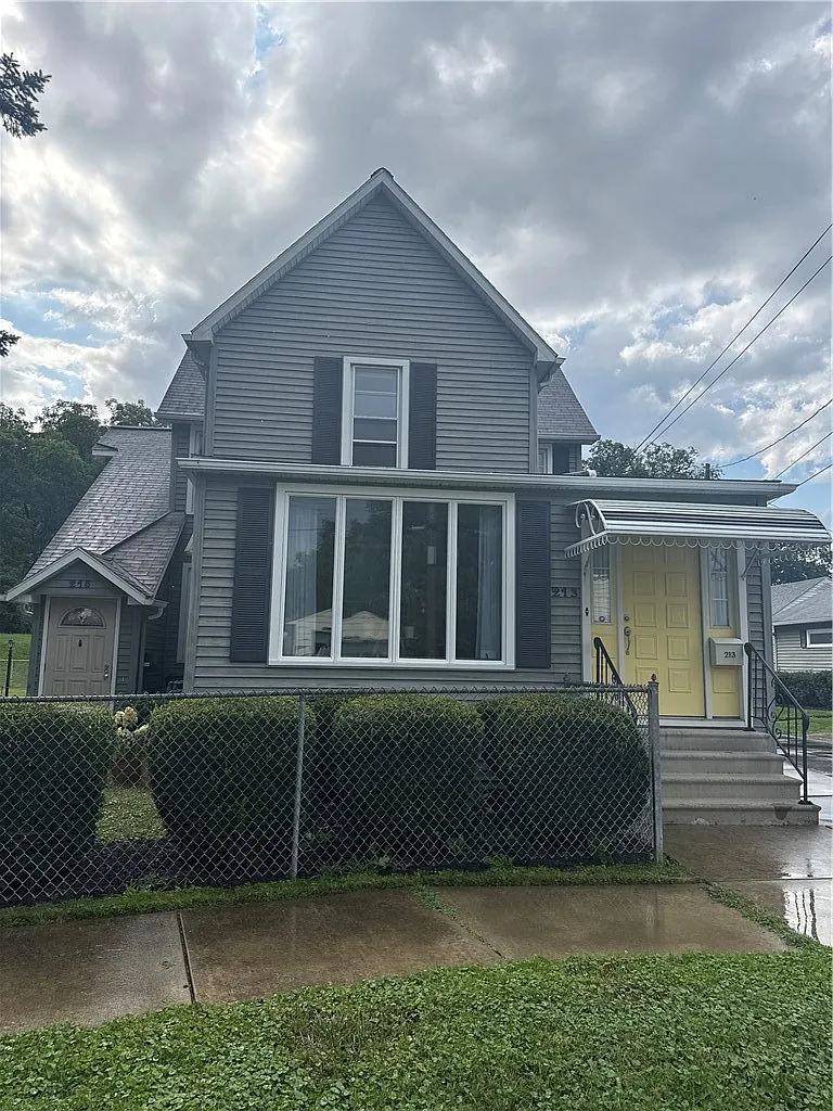 2 bed, 1.0 bath, 1248 sqft, $1,550 — Photo 1