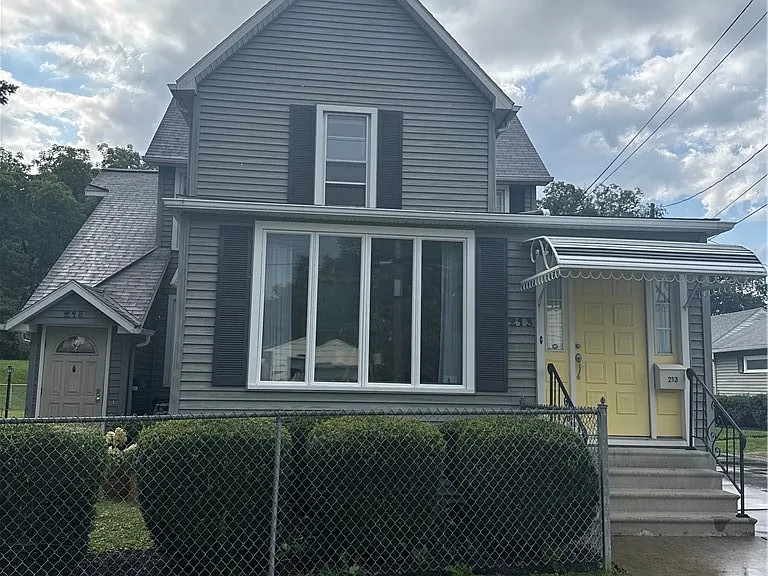 213-215 Conhocton St — Photo 1