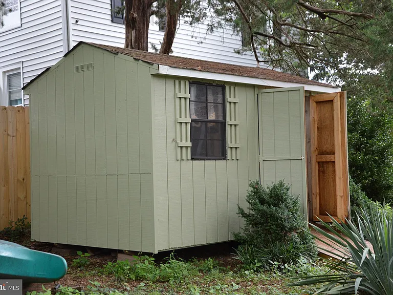 324 W Asher St — Photo 19