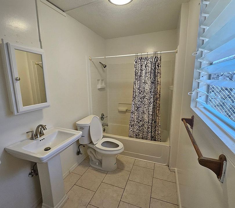 2nd image of 50B Maile St Unit 30