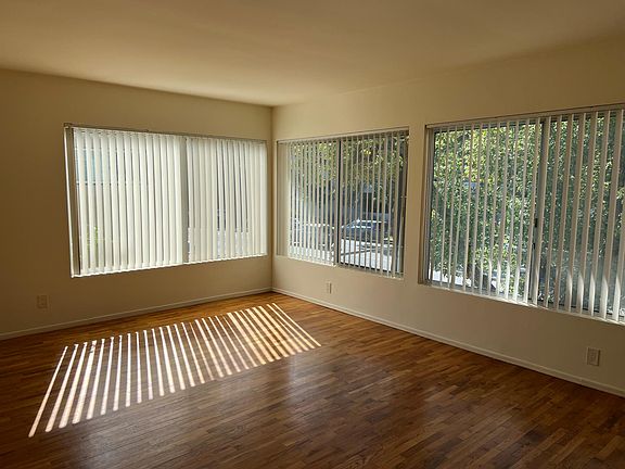 5th image of 122 S Buena Vista St APT A