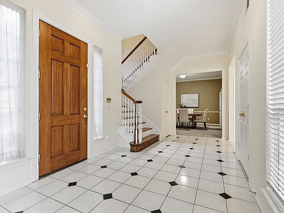 4th image of 514 Beverly Dr