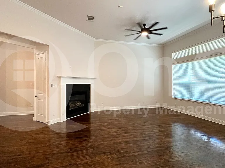 2209 Kirby St — Photo 6