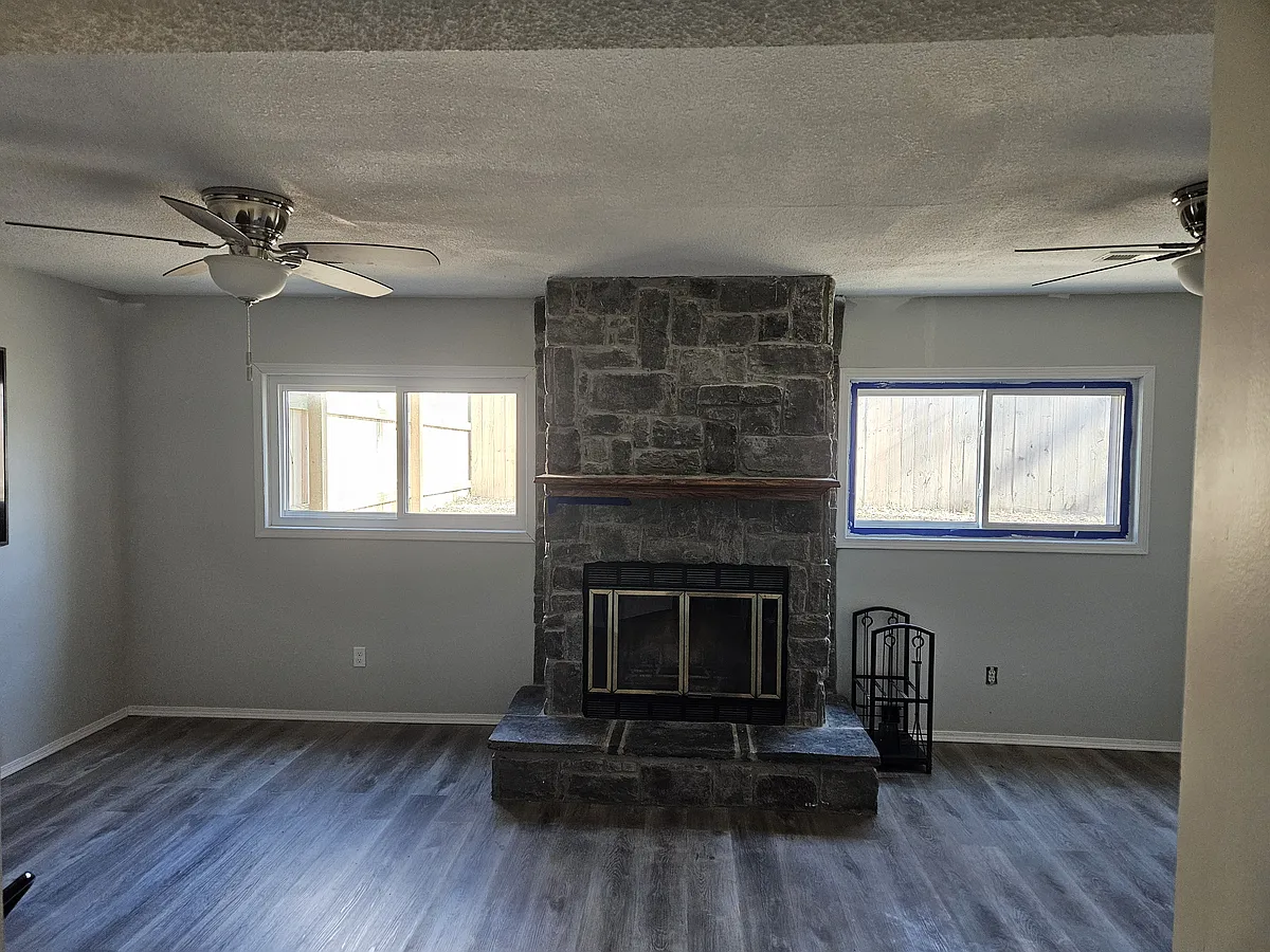 Building Photo - 405 W Cherokee Dr
