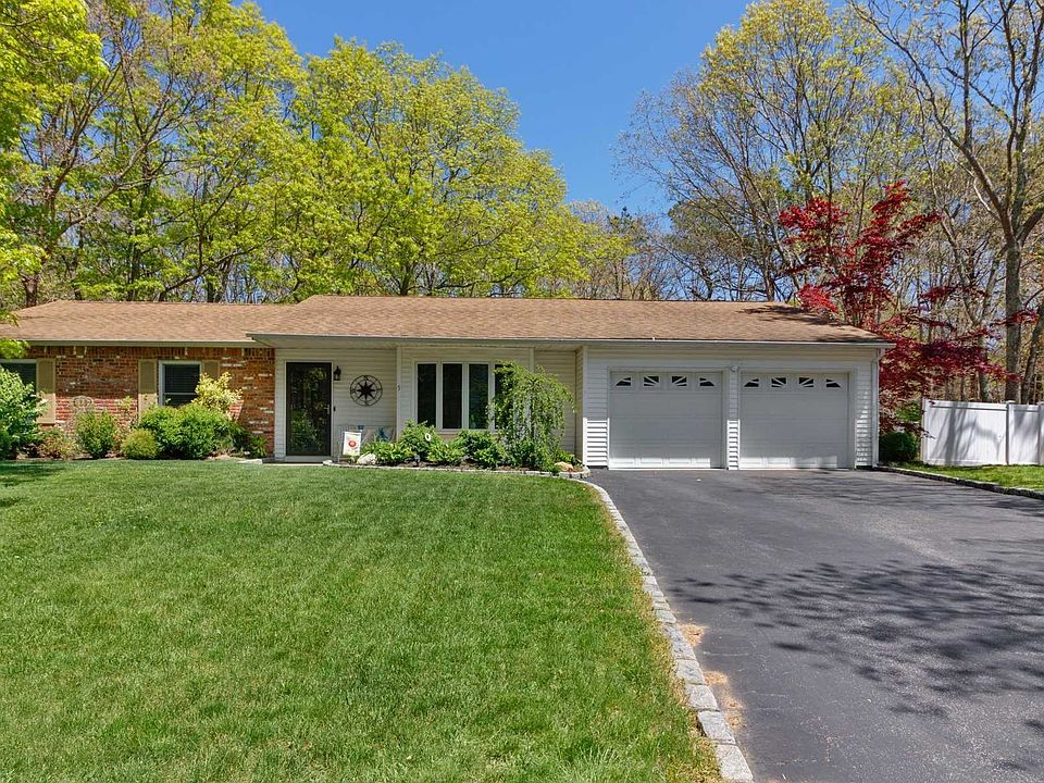 1st image of 5 Club House Ln